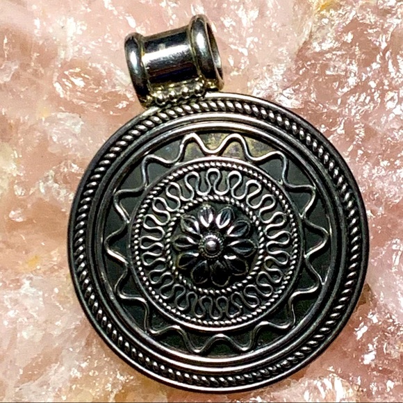 Boho Floral Bali Design Pendant 925 Sterling - Picture 1 of 9